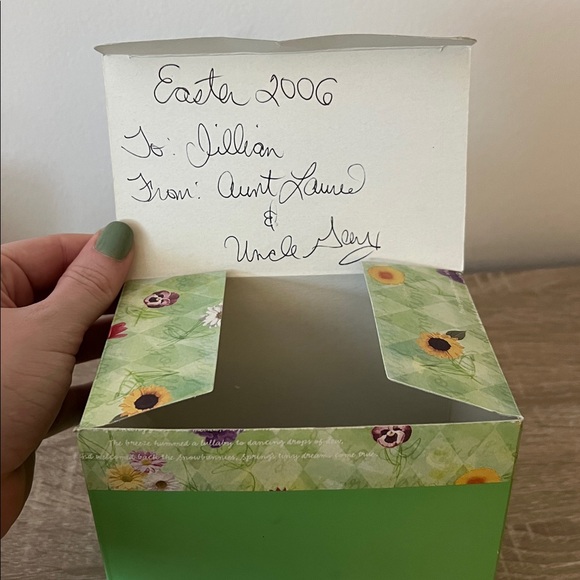 Snowbunnies “Fresh From the Garden” Department 56 White Bunny Figurine - Picture 5 of 5